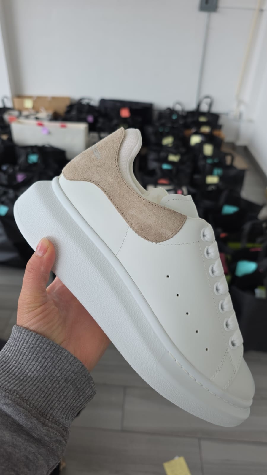 LEATHER UPPER AND RU WHITE/STONE/WHITHE