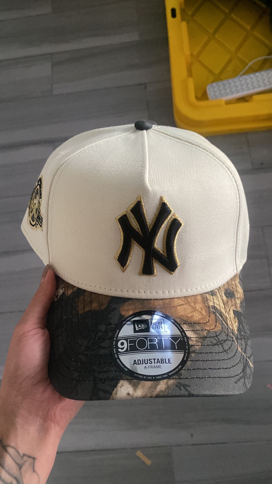 NEW YORK YANKEES MLB CHROME BLK REAL TR	BEIGE