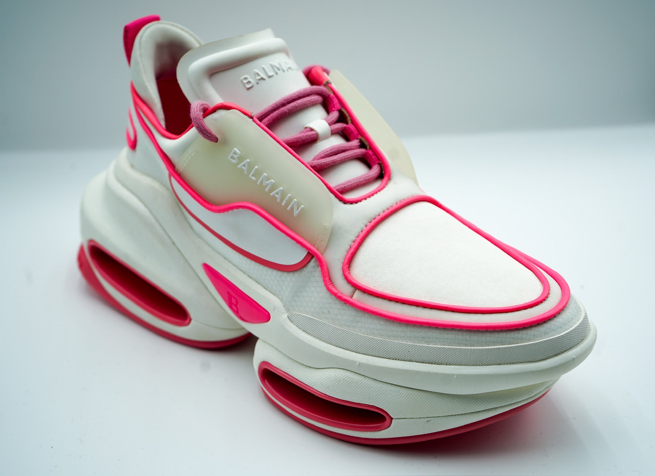 B BOLD LOW WHITE/PINK