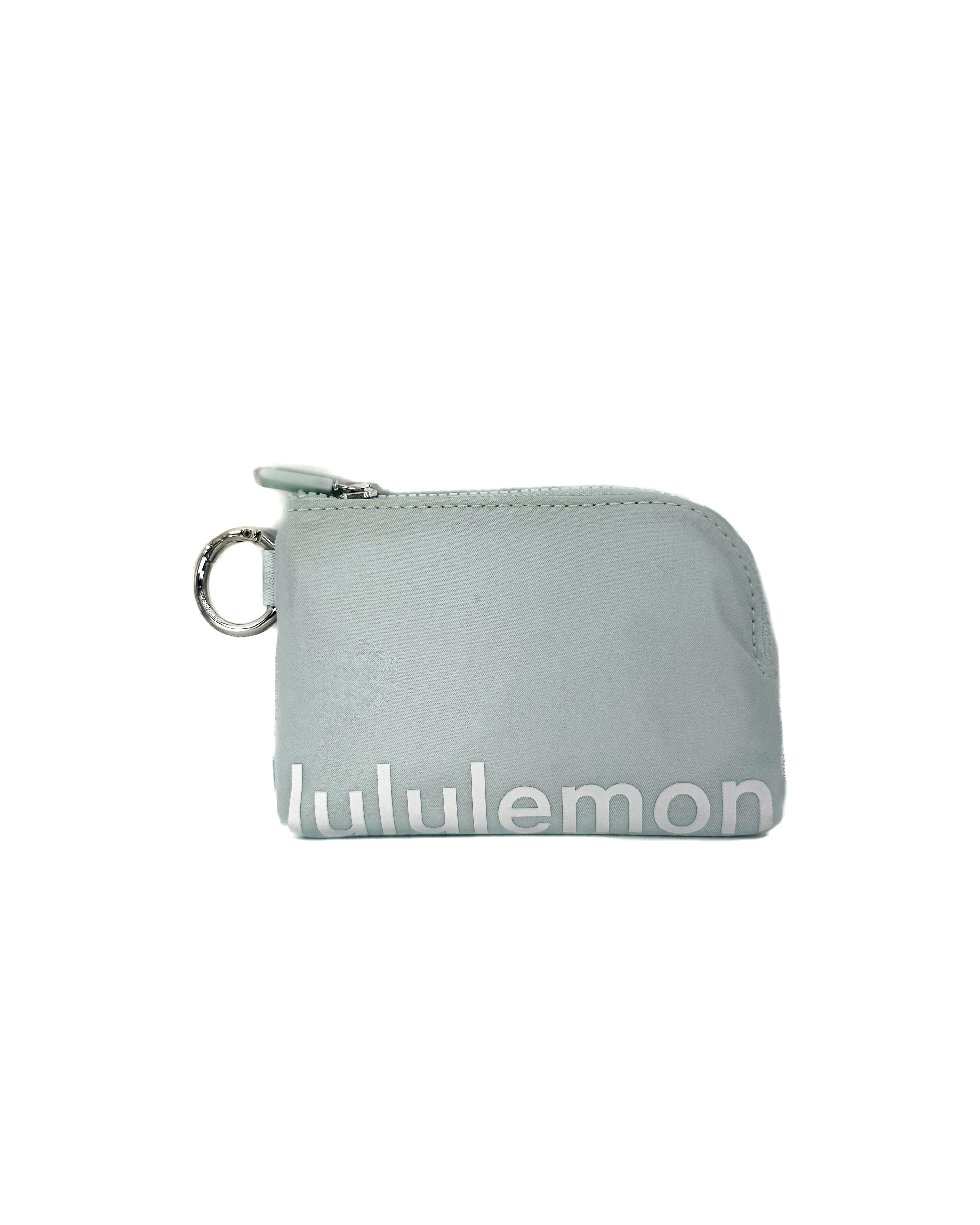 LULULEMON - CLIPABLE CARD POUCH GREEN