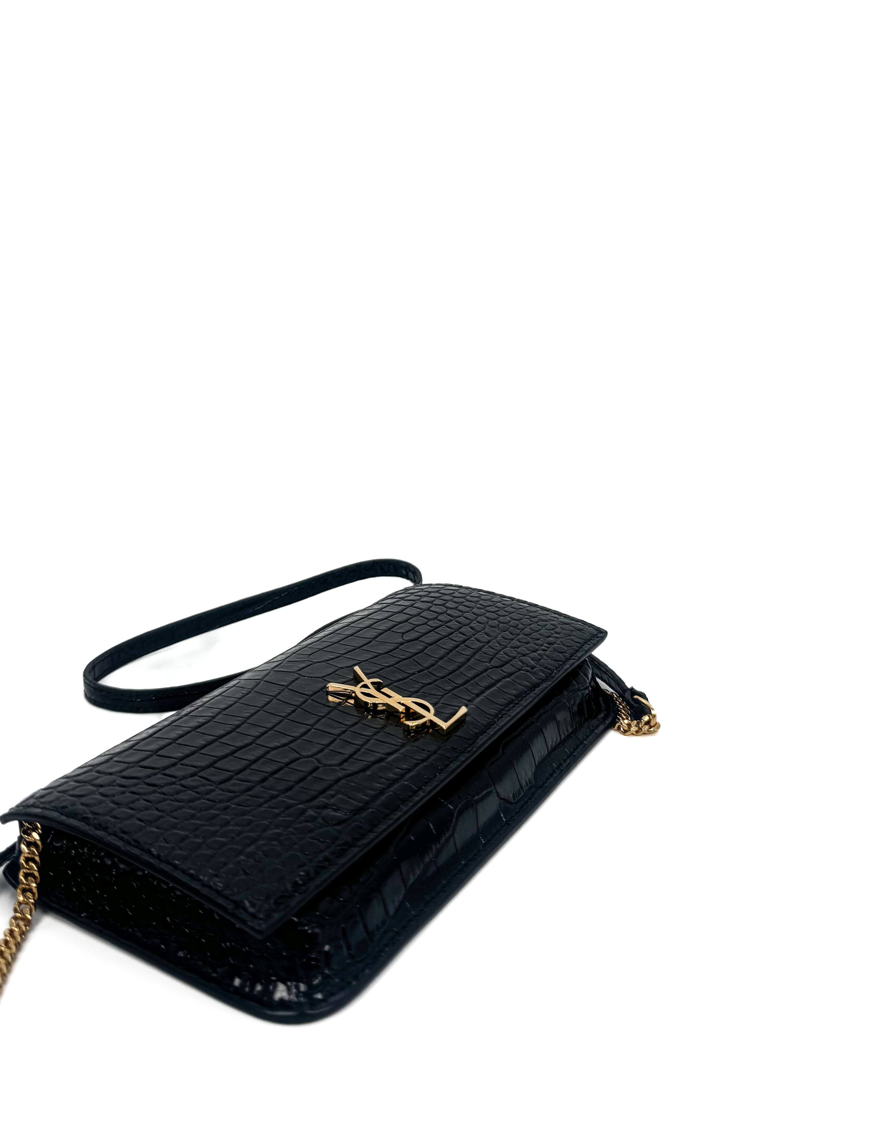 YVES SAINT LAURENT - CASSANDRE WALLET BLACK