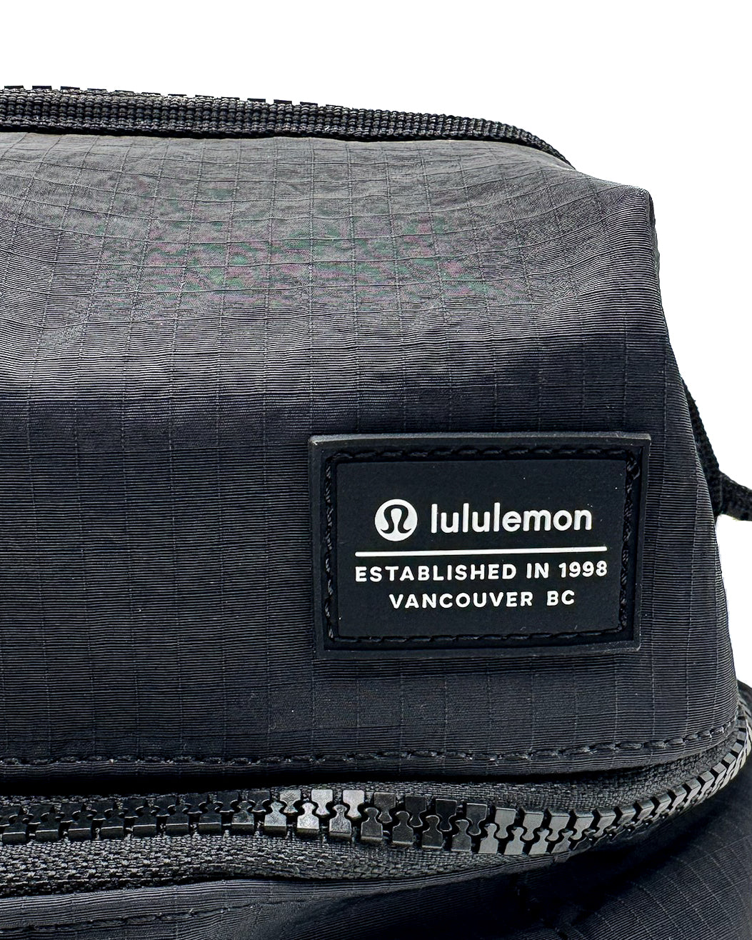 LULULEMON - DUAL COMPARTMENT TOIIETRY BAG BLACK
