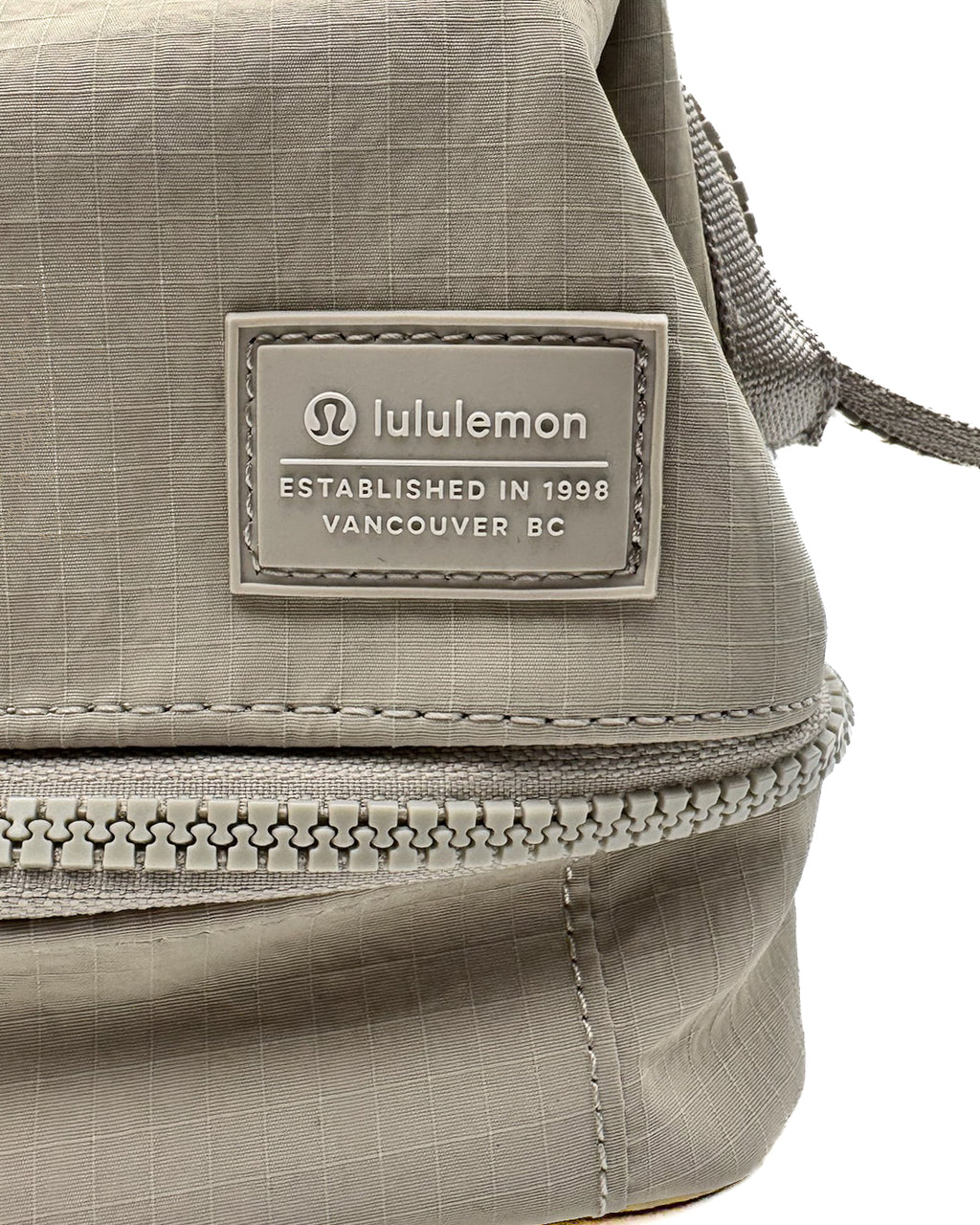 LULULEMON - DUAL COMPARTMENT TOILETRY BAG DOWN