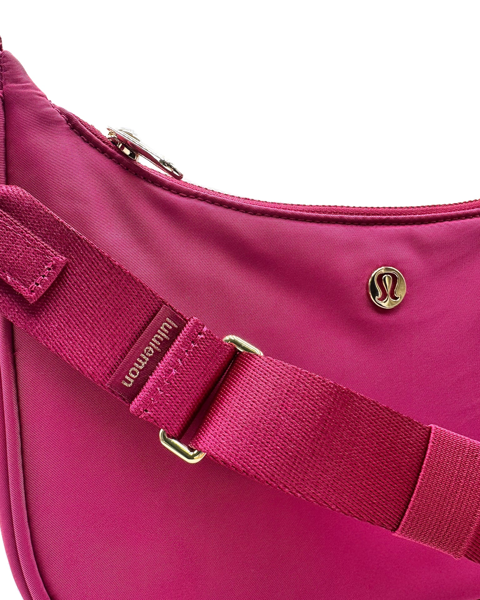 LULULEMON - CITY ESSENTIALS SMALL SHOULDER BAG BRML
