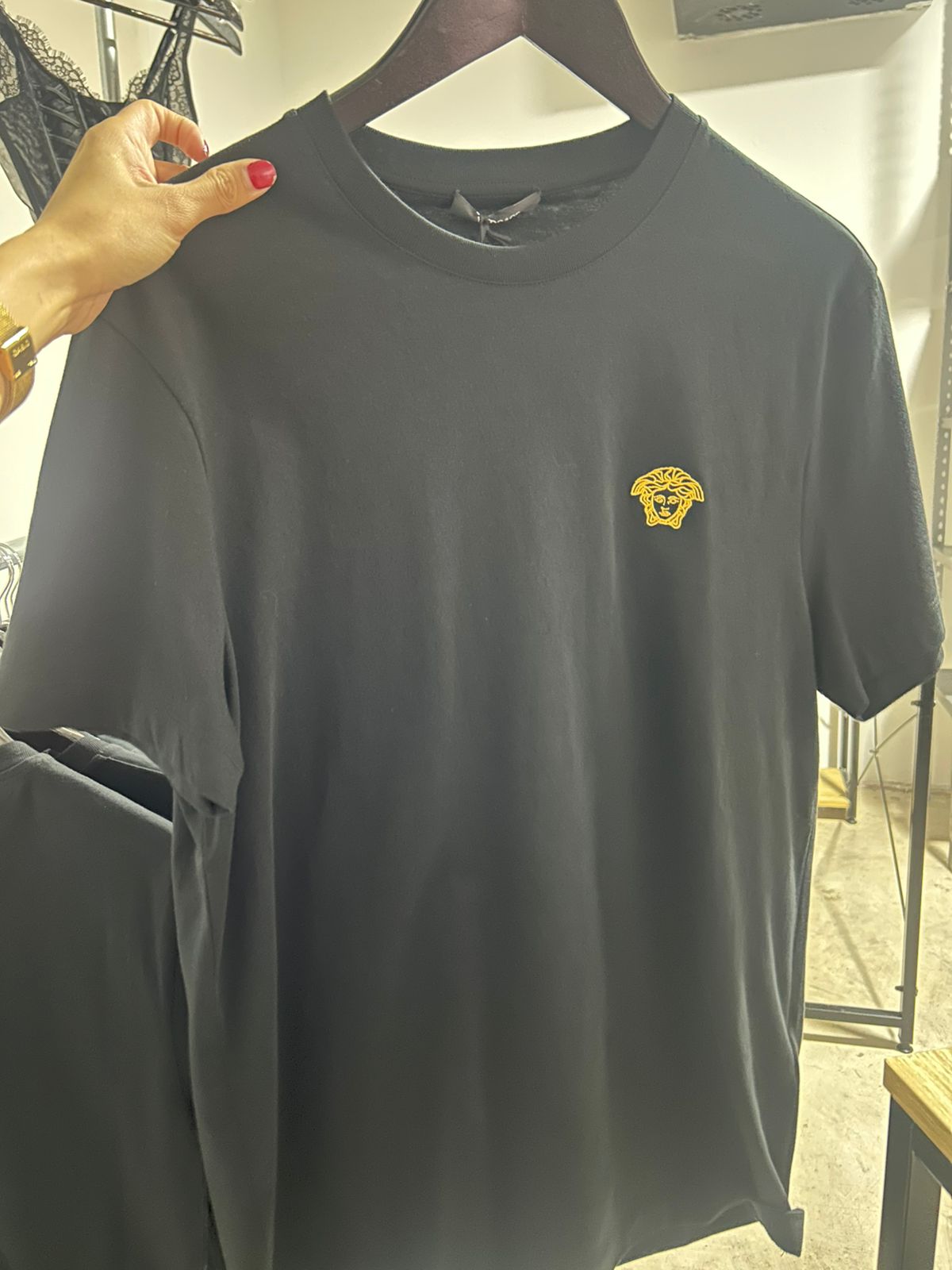 VERSACE - MEDUSA EMBROIRED T-SHIRT BLACK