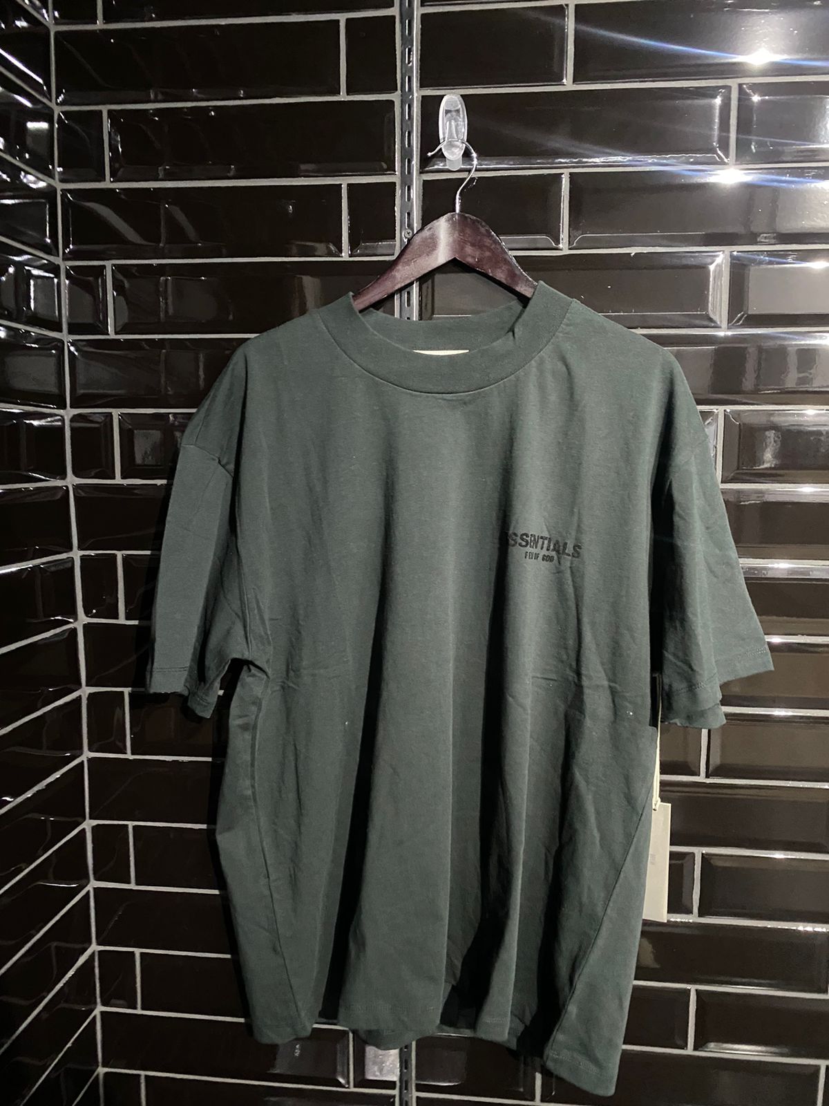 ESSENTIALS TEE LIMO