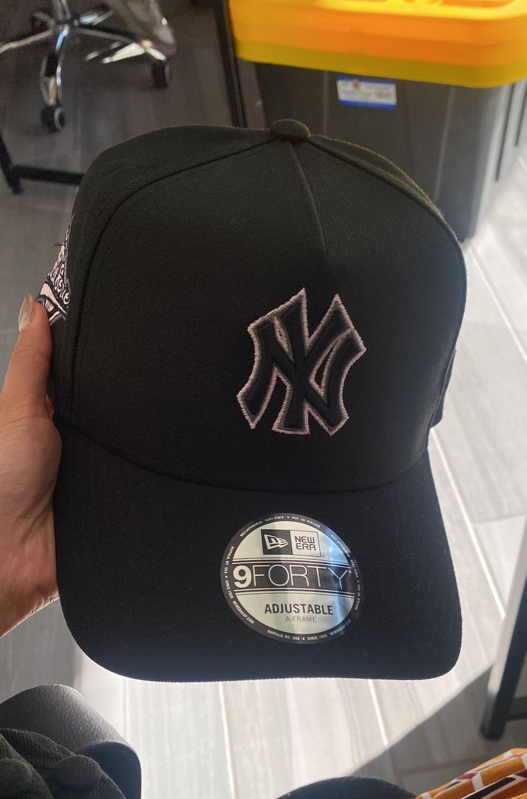 NEW YORK YANKEES MLB BLACKOUT POP PINK