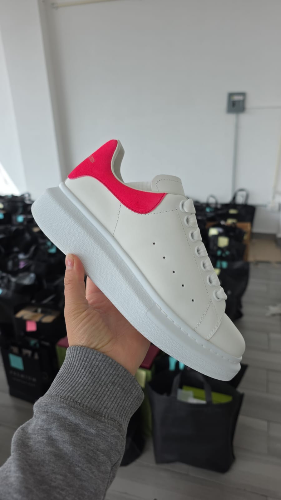 LARRY/ DAIM VELOUR	WHITE/PEONY PINK