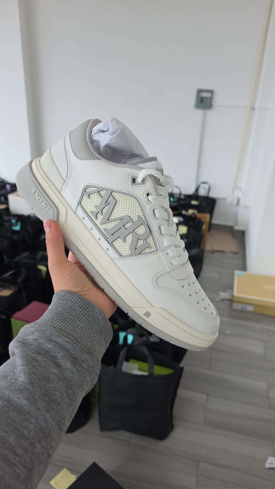 CLASSIC LOW WHITE / GREY